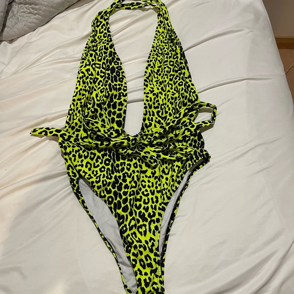 One piece , Size large